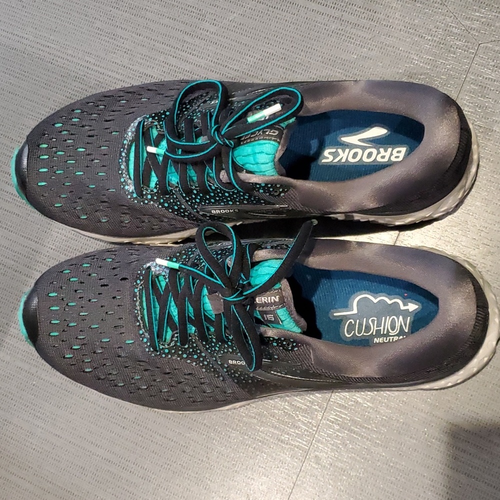 Brooks sneakers worn 1x womens size 11